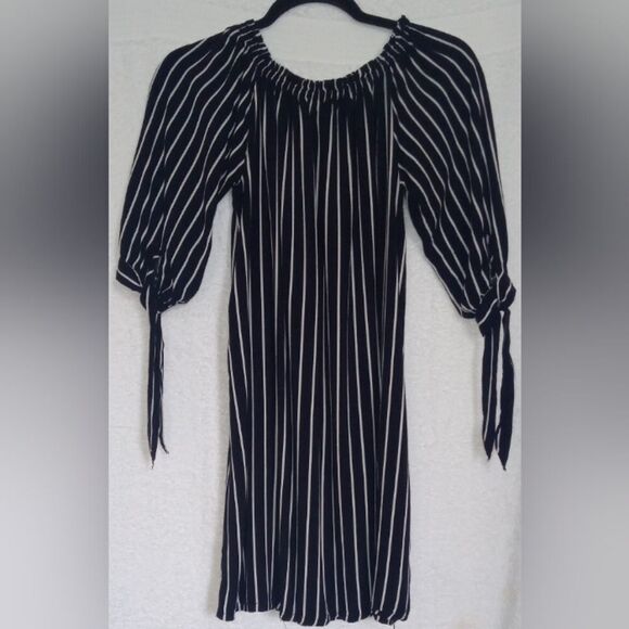 PLUS SIZE  STRIPED TOP - Picture 1 of 5